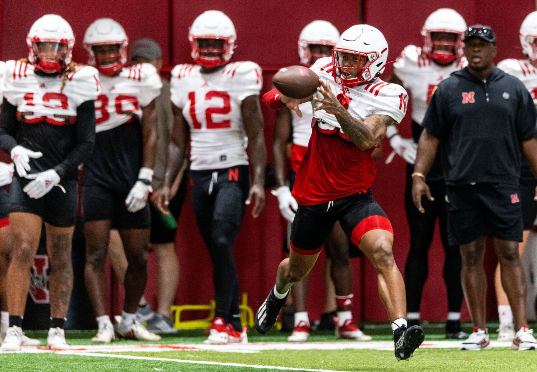 080222-owh-spo-huskerpractice-pic-cm016.jpg